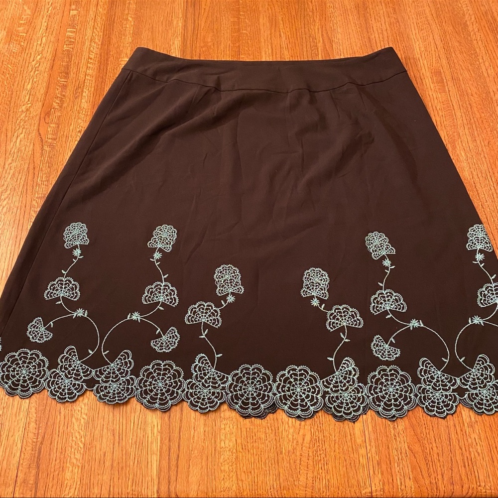 Dressbarn Embroidered Skirt Size 18 W